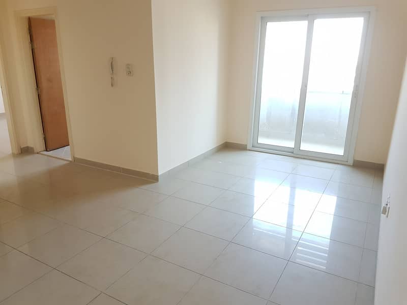 READY TO MOVE HUGE 1 BEDROOM WITH 1 MONTH FREE JUST IN 28K