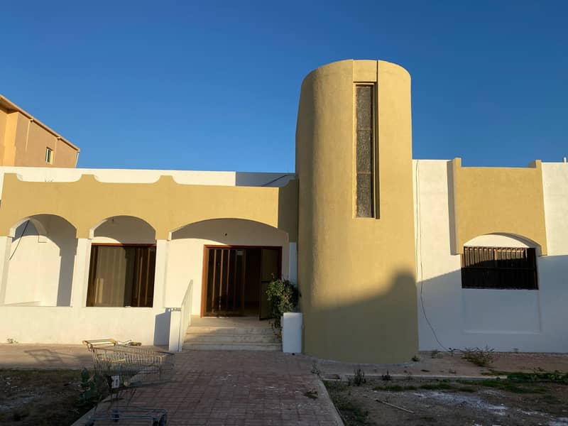 Four-rooms villa ground floor in Aljzat