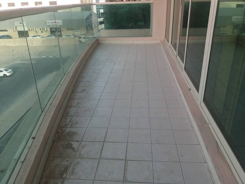 13 MONTH CONTRECT:2 BHK AVAILABLE WITH CLOSE KITCHEN FREE PARKING NEAR BUBAI GRAND HOTEL IN 55k