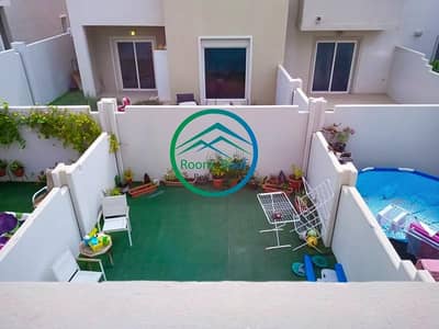 Here is a Spacious Villa with 4 Easy Here is a Spacious Villa with 4 Easy