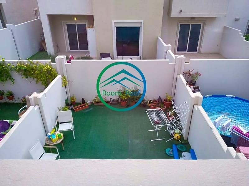 Here is a Spacious Villa with 4 Easy Here is a Spacious Villa with 4 Easy