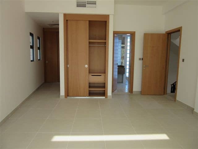 位于朱美拉棕榈岛，帕尔马公寓 4 卧室的联排别墅 240000 AED - 4602971