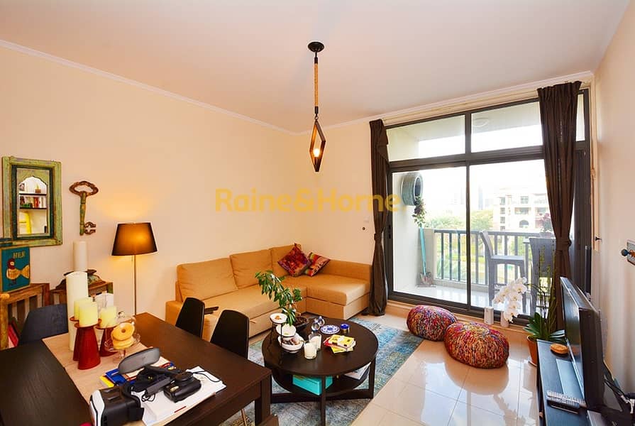 Spacious Studio + Study | Canal Views | Greens Spacious Studio + Study | Canal Views | Greens