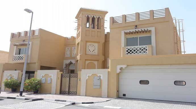 One month free Huge Independent villa with Private garden in Jumeirah