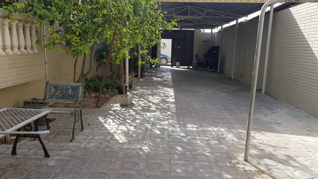 *** ATTRACTIVE OFFER – Huge 3BHK Duplex Villa with lovely garden in Al Falaj area, Sharjah ***