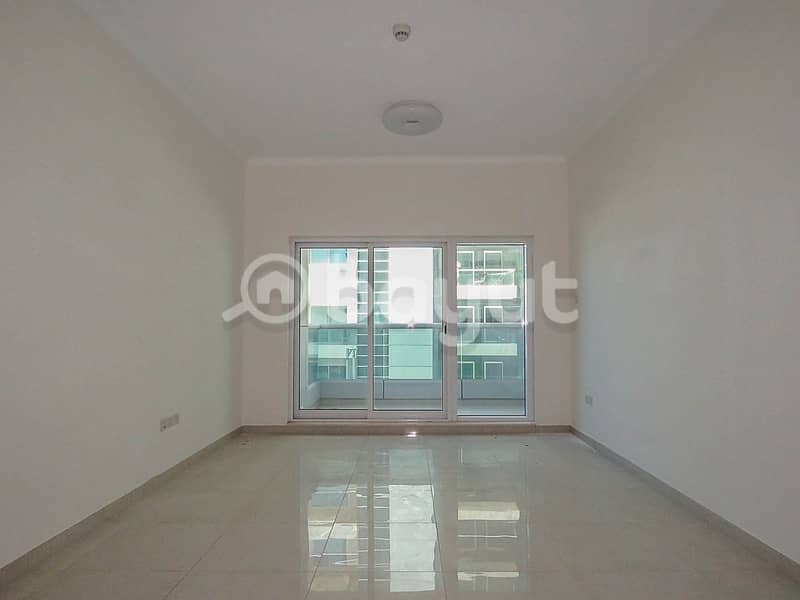 Pay 6 Cheques | Kitchen with White Goods Pay 6 Cheques | Kitchen with White Goods