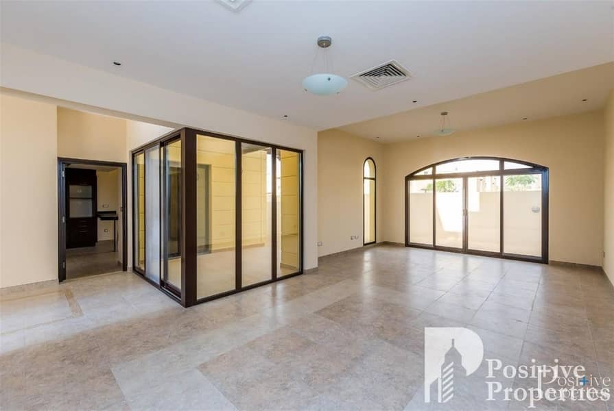 Best Location | Multiple Cheques | Negotiable Best Location | Multiple Cheques | Negotiable