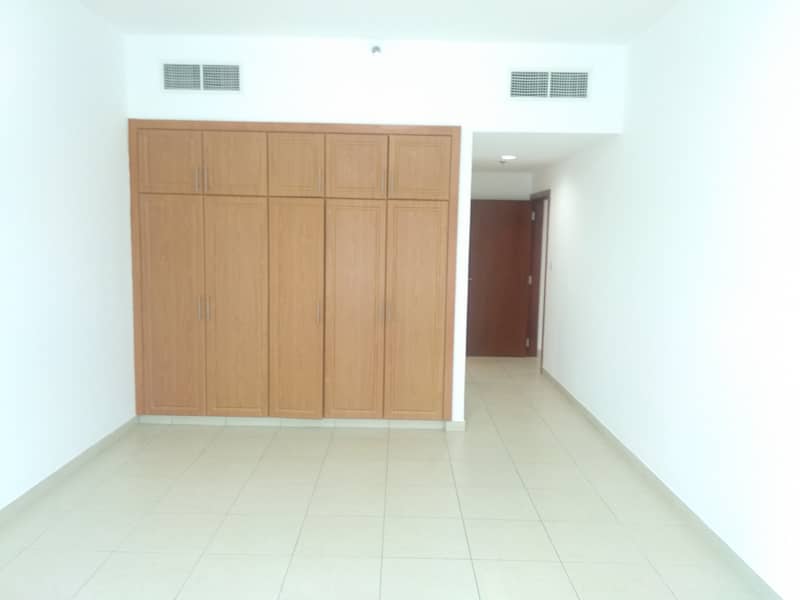 Spacious Chiller free 1 month free 2 Bhk near Choithrams super Market Rent 70k