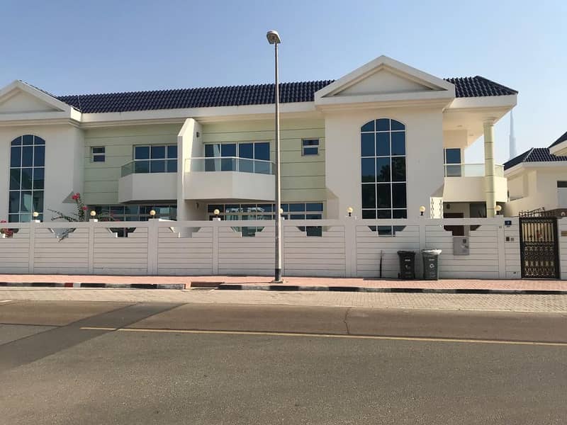 Spacious 5 bedroom plus maid villa with pvt pool in Jumeirah 1, Close to Mercato Spacious 5 bedroom plus maid villa with pvt pool in Jumeirah 1, Close to Mercato