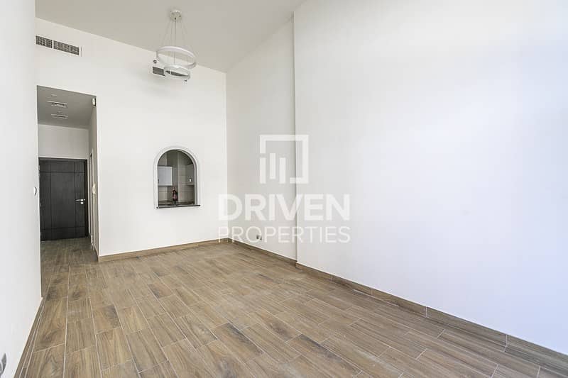 High-End 1 Bed Apt with Equipped Kitchen High-End 1 Bed Apt with Equipped Kitchen
