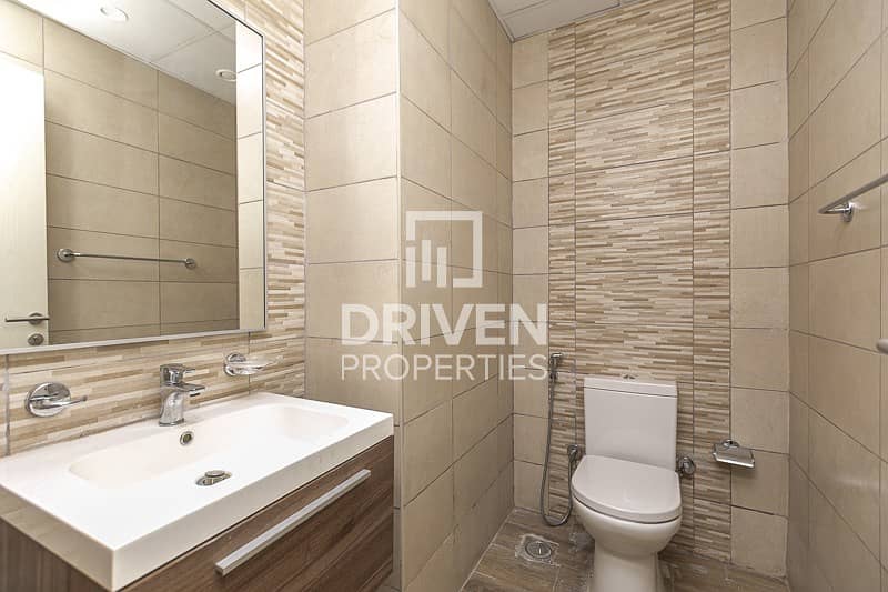 High-End 1 Bed Apt with Equipped Kitchen High-End 1 Bed Apt with Equipped Kitchen