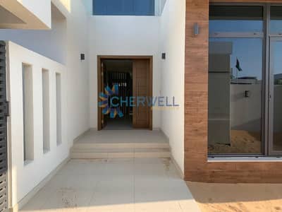 3 Bedroom Villa for Sale in Yas Island, Abu Dhabi - Luxrious Villa in Yas!! | 5 Years Free Service Charge 3 Bedroom Villa for Sale in Yas Island, Abu Dhabi - Luxrious Villa in Yas!! | 5 Years Free Service Charge