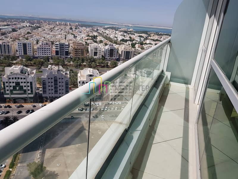 Se a View: Astonishing 1 BR Apartment with Huge Balcony