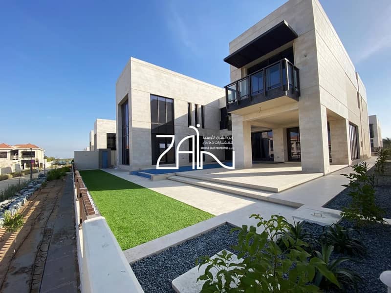 Luxurious 6 BR Villa with Garden and Large Plot Luxurious 6 BR Villa with Garden and Large Plot