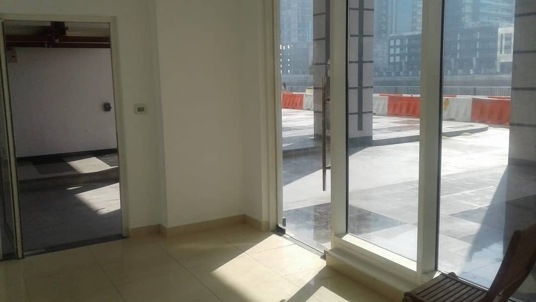 FITTED SPACIOUS SHOP [ 1 MONTH FREE [ NO COMMISSION FITTED SPACIOUS SHOP [ 1 MONTH FREE [ NO COMMISSION