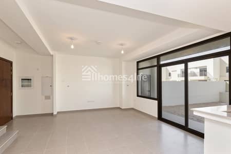 Elegant Brand New 3 Bed Town House Close to Park and Pool Elegant Brand New 3 Bed Town House Close to Park and Pool