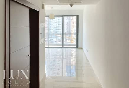 Spacious Lounge | Boulevard View | Avail June Spacious Lounge | Boulevard View | Avail June