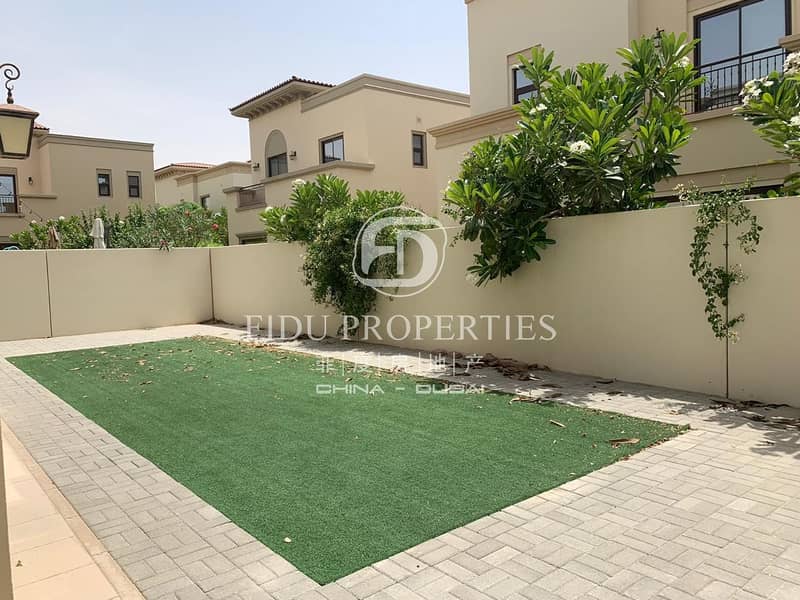 Private Garden | Spacious Townhouse | 2 Parkings