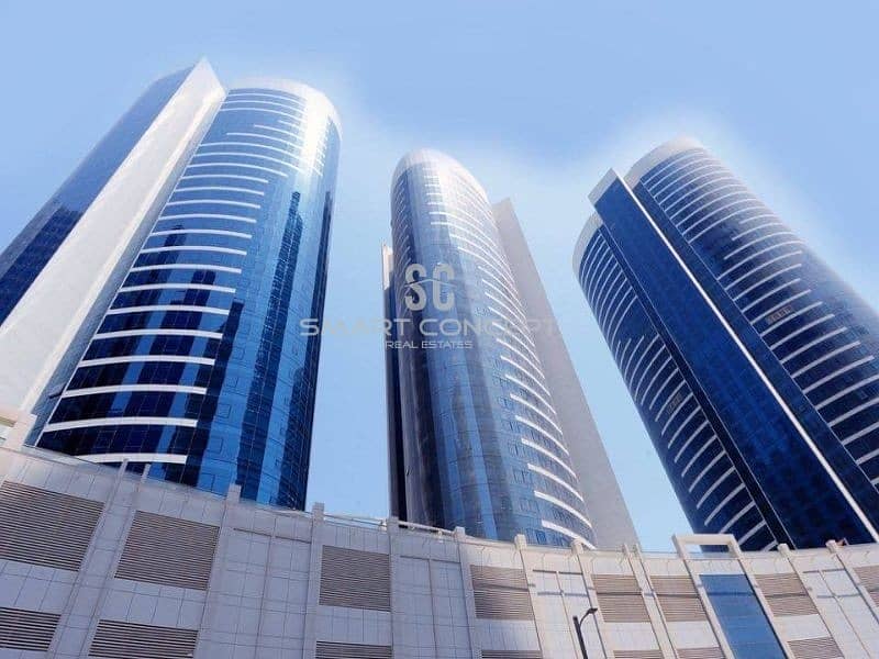 Amazing offer| Luxury Laden Living| Well maintained Amazing offer| Luxury Laden Living| Well maintained