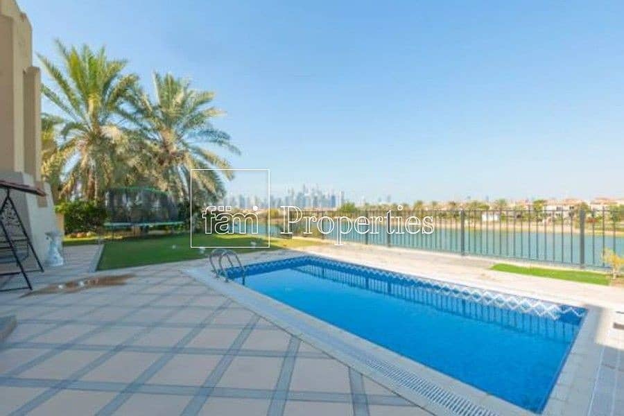 Luxurious 5 BR Villa in Jumeirah Islands