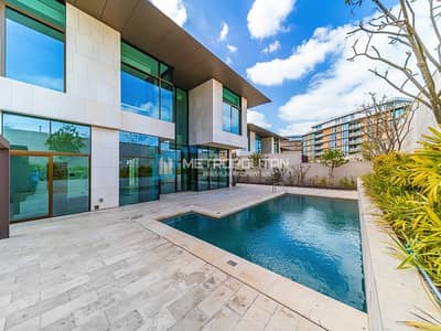 4 Bedroom Villa for Sale in Jumeirah, Dubai - Charming 4 bed Mansion By Bulgari I Jumeirah Bay 4 Bedroom Villa for Sale in Jumeirah, Dubai - Charming 4 bed Mansion By Bulgari I Jumeirah Bay