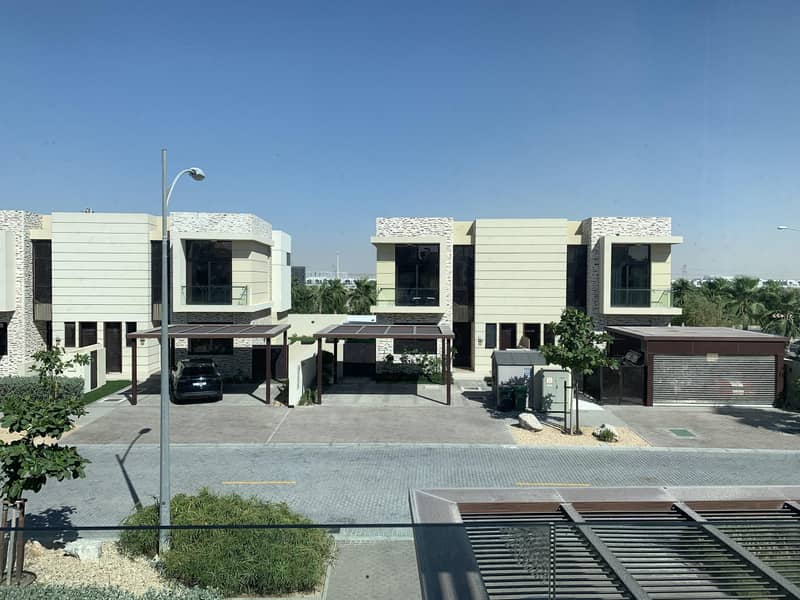 Amazing End Unit Townhouse for sale at Damac Hills Amazing End Unit Townhouse for sale at Damac Hills