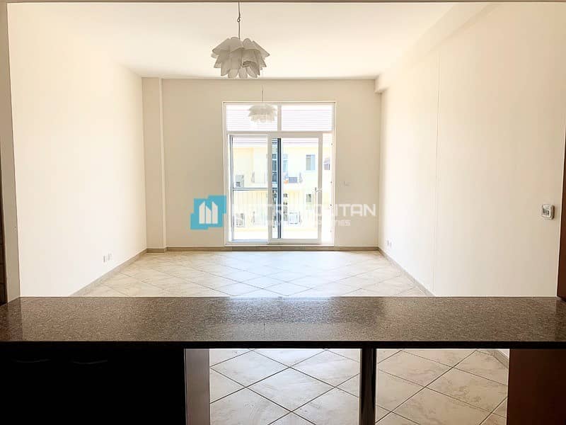 Next to park/Great Condition/Spacious Apartment