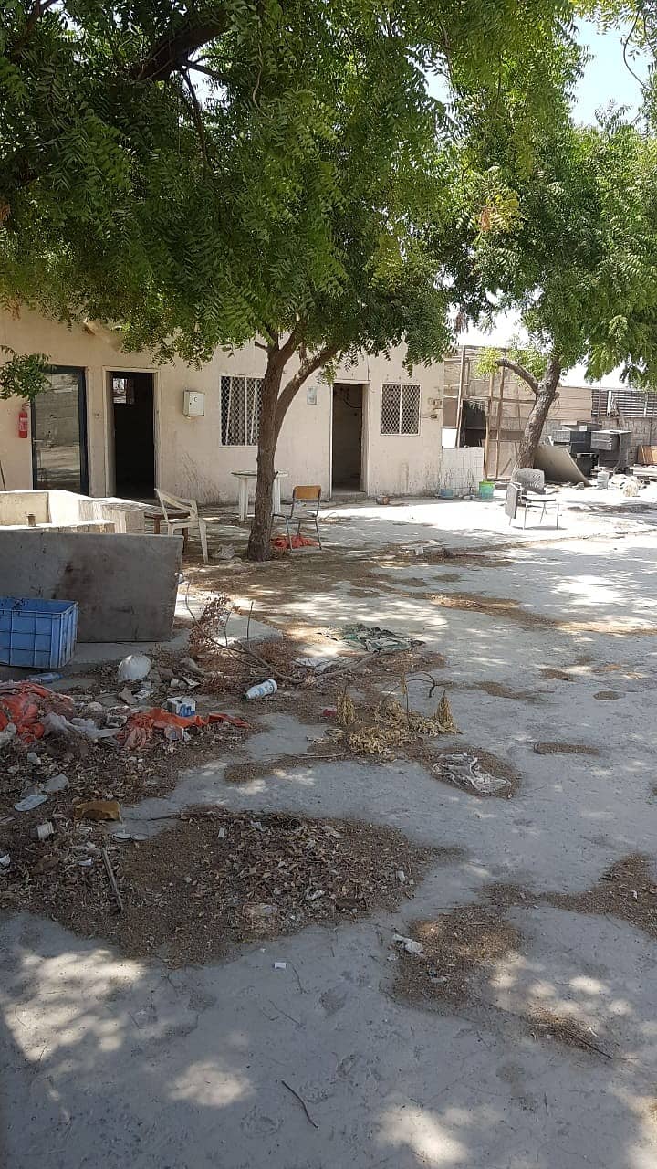 *** NICE OPEN YARD IN INDUSTRAIL 10 PRICE 190k AED. . . .