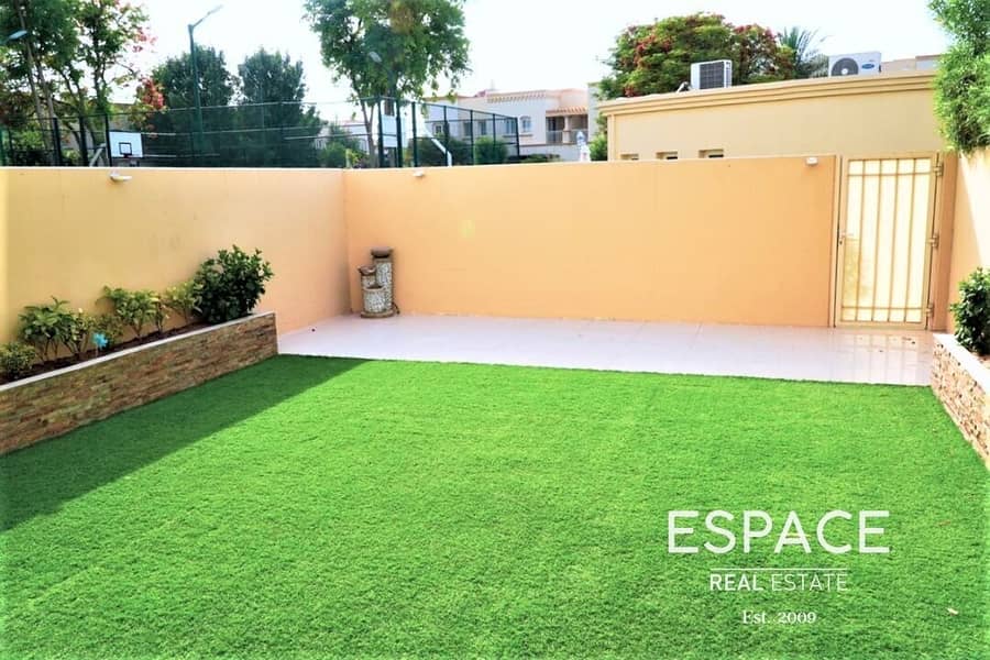 Well Maintained| Type 4M | Park and Pool View Well Maintained| Type 4M | Park and Pool View