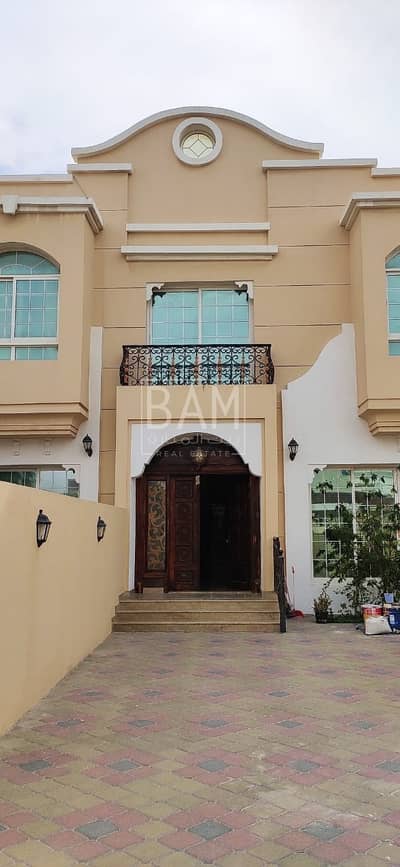 Luxurious 4 Bedroom Villa in Abu Hail Luxurious 4 Bedroom Villa in Abu Hail