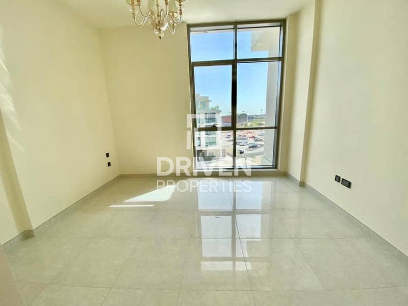 Unique 1 Bed Apartment with A Community View Unique 1 Bed Apartment with A Community View