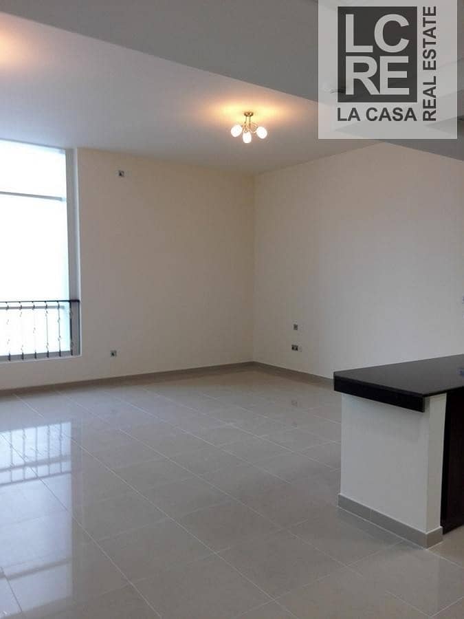 Giant Studio in High Floor I Rent Refund Giant Studio in High Floor I Rent Refund
