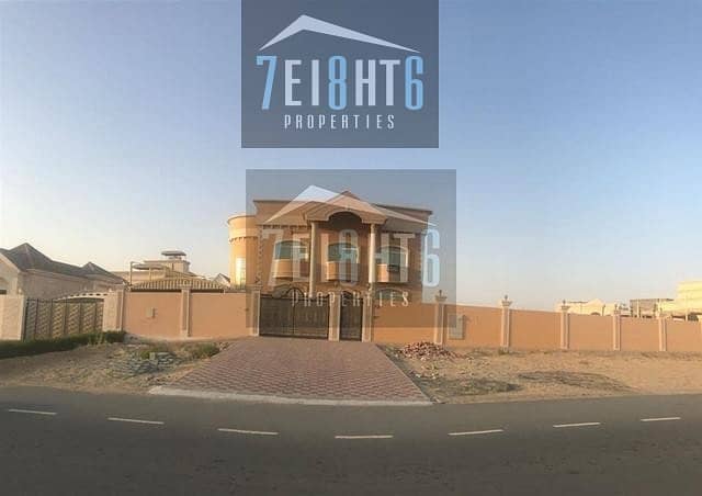 Beautifully maintained: 4-5 b/r high quality indep villa Beautifully maintained: 4-5 b/r high quality indep villa