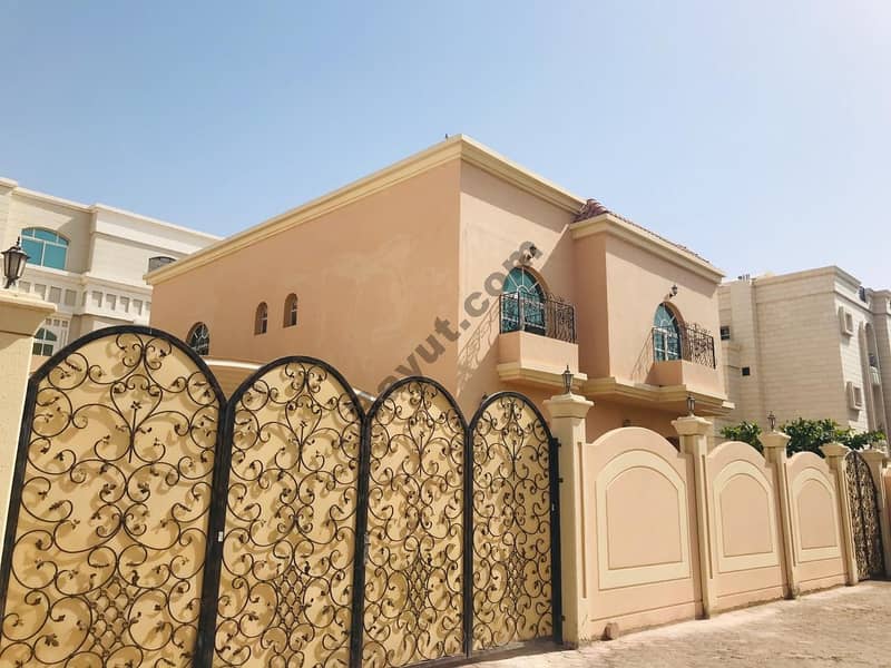 Amazing offer deluxe villa private entrance 5 masters bedrooms out-in kitchen