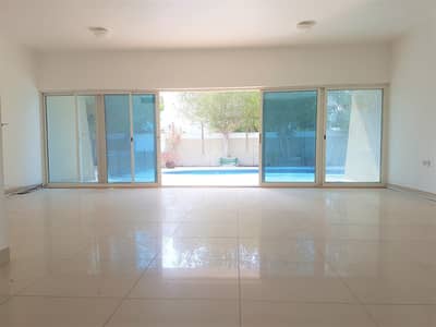 Commercial villa I Private pool I Vacant now Commercial villa I Private pool I Vacant now