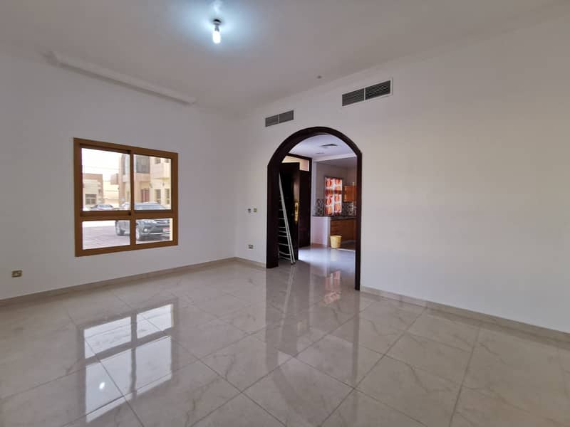 شقة في مدينة محمد بن زايد 2 غرف 72000 درهم - 4612467
