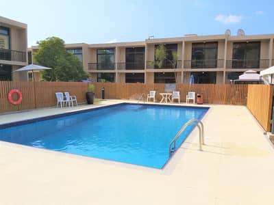 فیلا 3 غرف نوم للايجار في البدع، دبي - Family gated compound offers cozy villa by the pool فیلا 3 غرف نوم للايجار في البدع، دبي - Family gated compound offers cozy villa by the pool