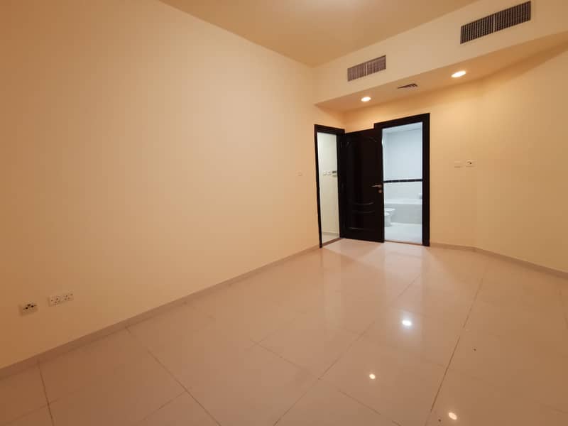 Specious 2 Bedrooms Apartment for staff in Mussafah Shabiya