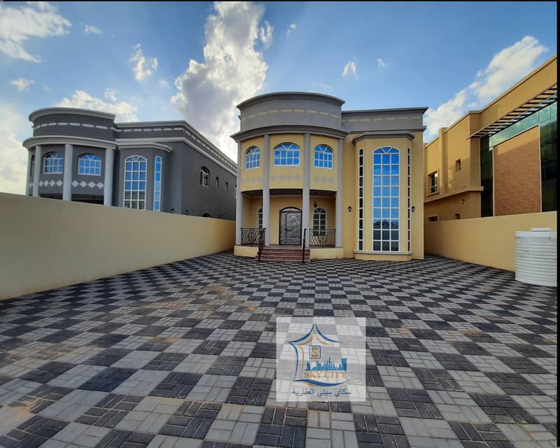 Modern design villa and distinctive decorations for sale at a great price