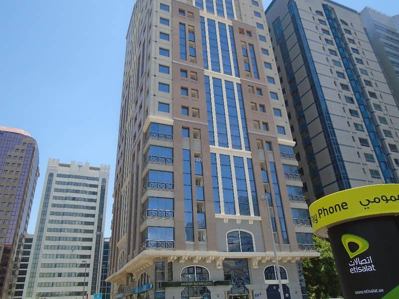 شقة في برج الجميرا،شارع النجدة 1 غرفة 43000 درهم - 4614459