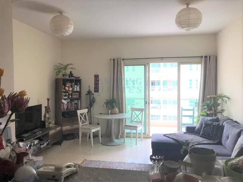 Spacious 1-BR Flat in The Greens Spacious 1-BR Flat in The Greens