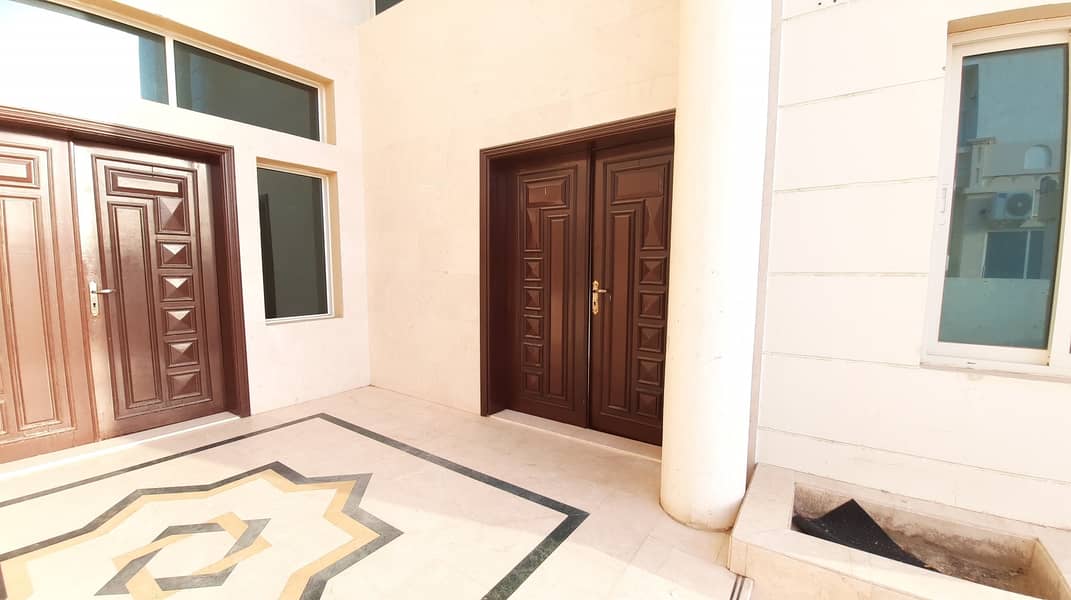 شقة في مركز محمد بن زايد مدينة محمد بن زايد 1 غرف 42000 درهم - 4614823