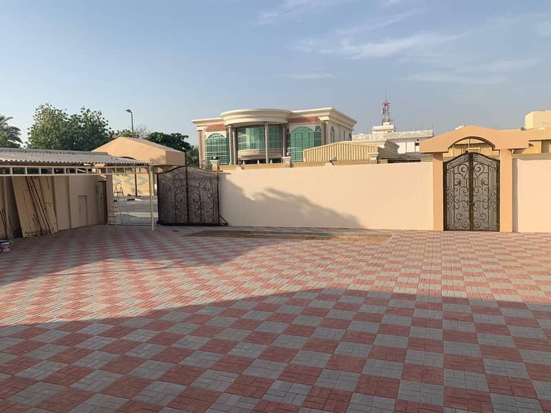 For rent villa in Al Khuzama area, Sharjah