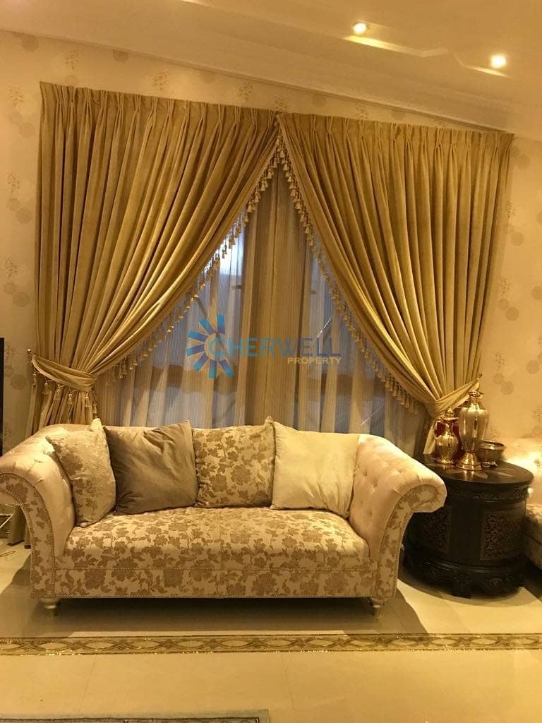 5 Luxurious Decorated And Well Maintained Town House