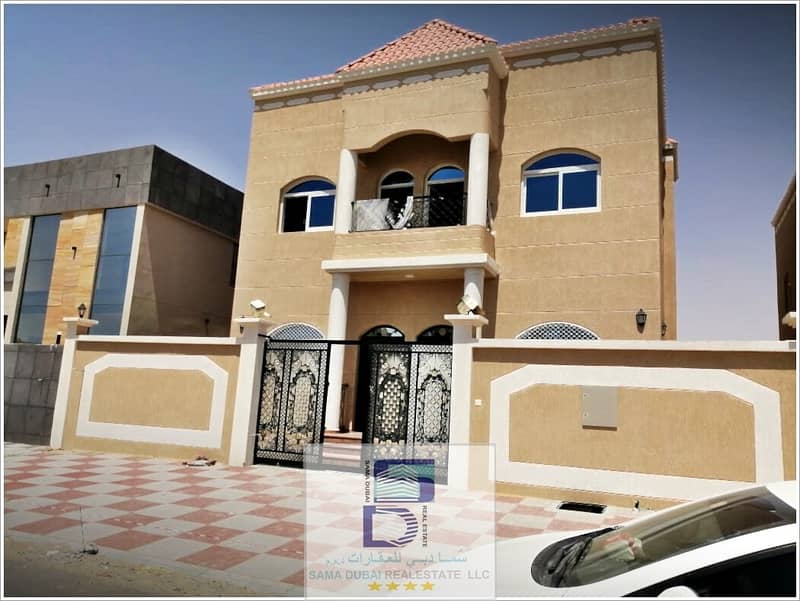 Villa for sale in Al ysmeen, luxury villa with modern design, attractive price, freehold