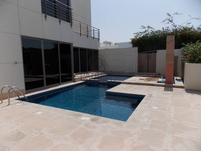 LUXURY 5BR CONTEMPORARY VILLA WITH PVT POOL