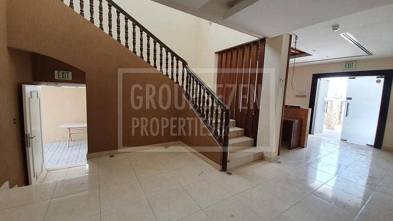 11 Commercial Villa 4 Beds for Rent in Jumeirah 3