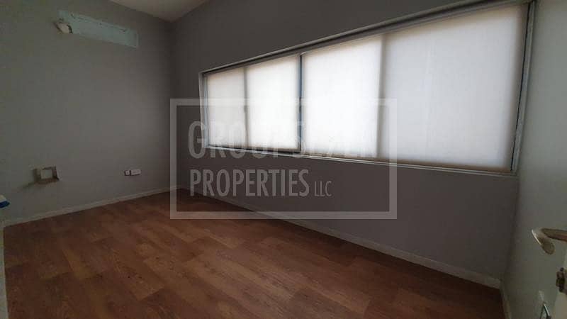 16 Commercial Villa 4 Beds for Rent in Jumeirah 3