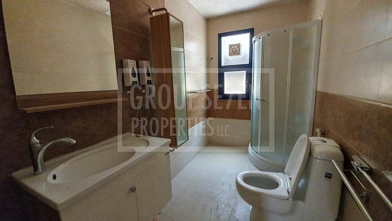 19 Commercial Villa 4 Beds for Rent in Jumeirah 3