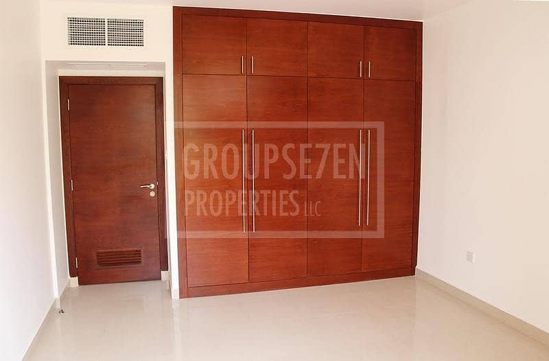 6 3 Beds Townhouse for Rent in Al Manara